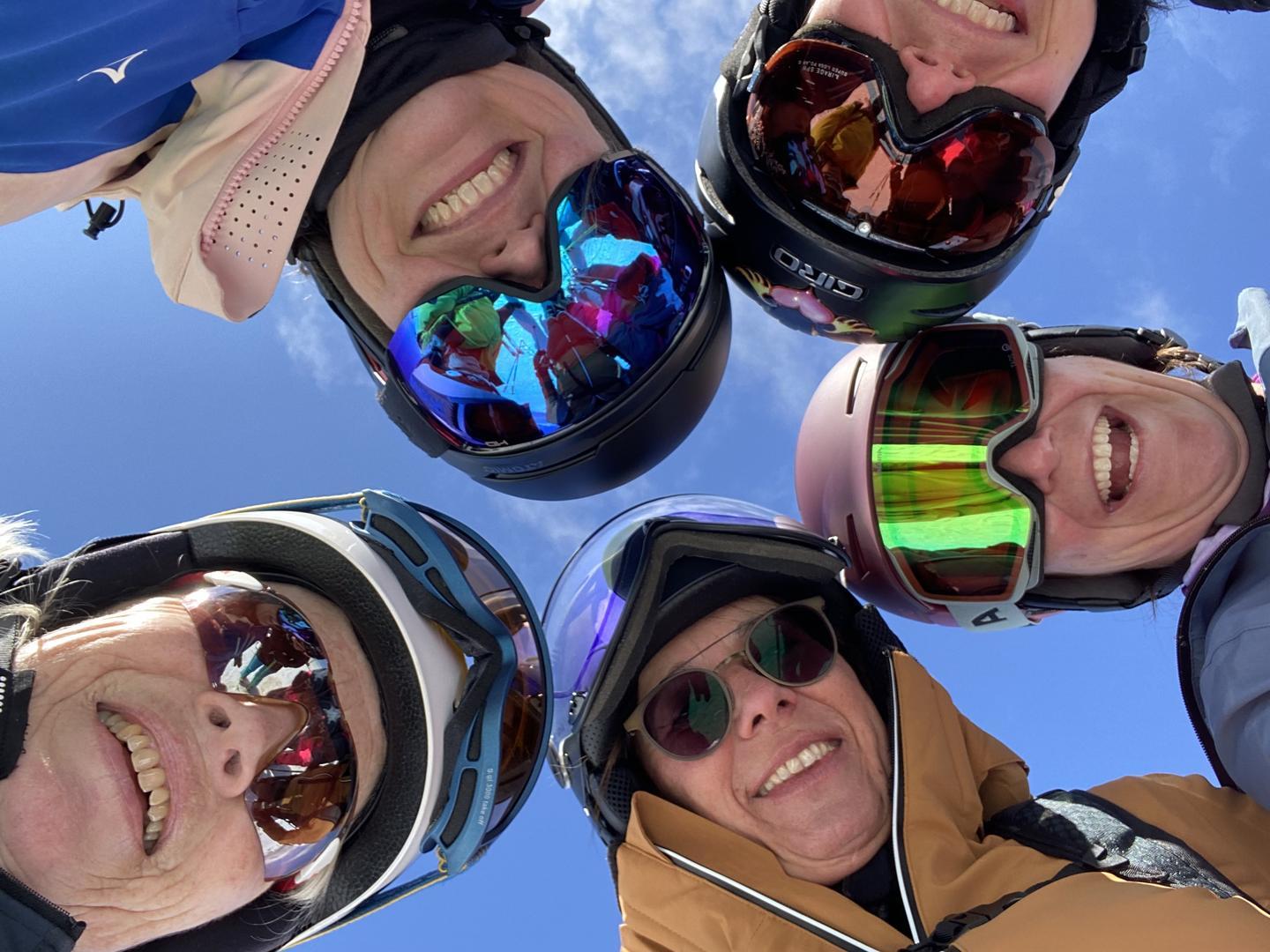 Davos – Saisonabschluss mit Sonne, Schnee und Würstchen! ☀️⛷️🌭
